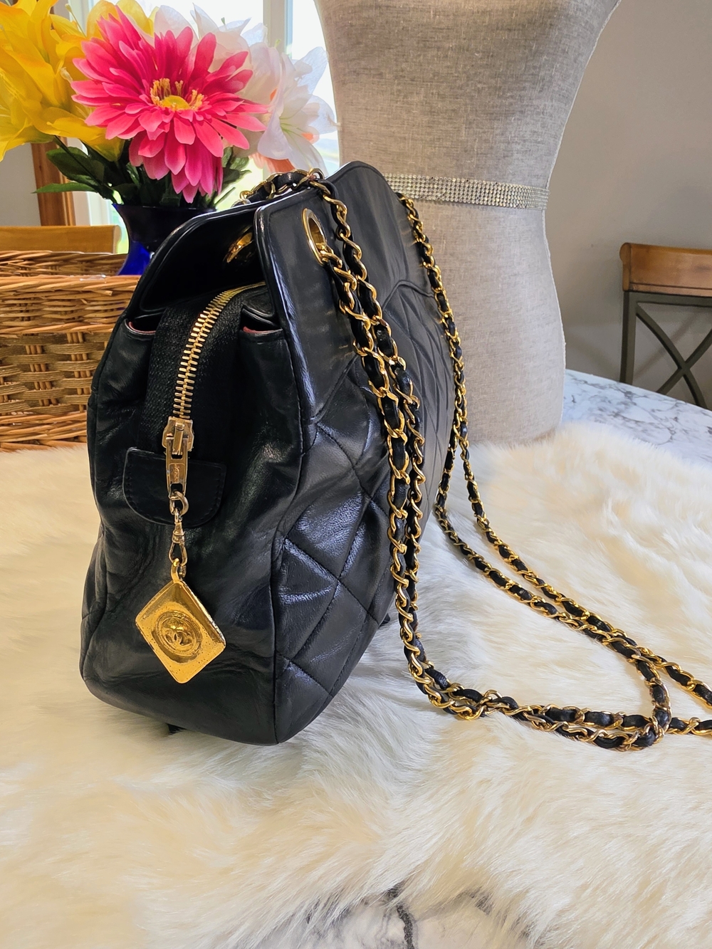 CHANEL XL Jumbo Quilted Diamond Stitch Lambskin Shoulder Bag with Gold Hardware - Picture 2 of 16